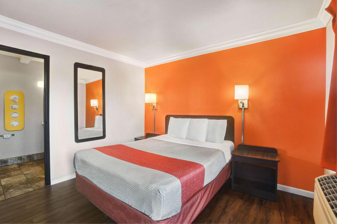6-fresno, Ca - Belmont Ave Hotel 2*
