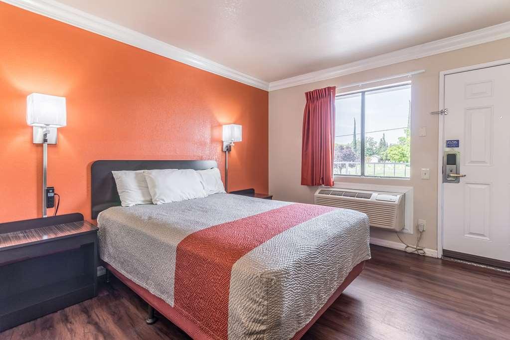 6-fresno, Ca - Belmont Ave Hotel 2*