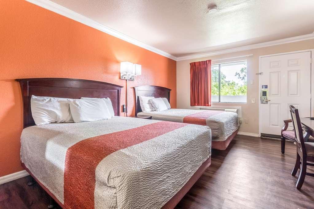 6-fresno, Ca - Belmont Ave Hotel
