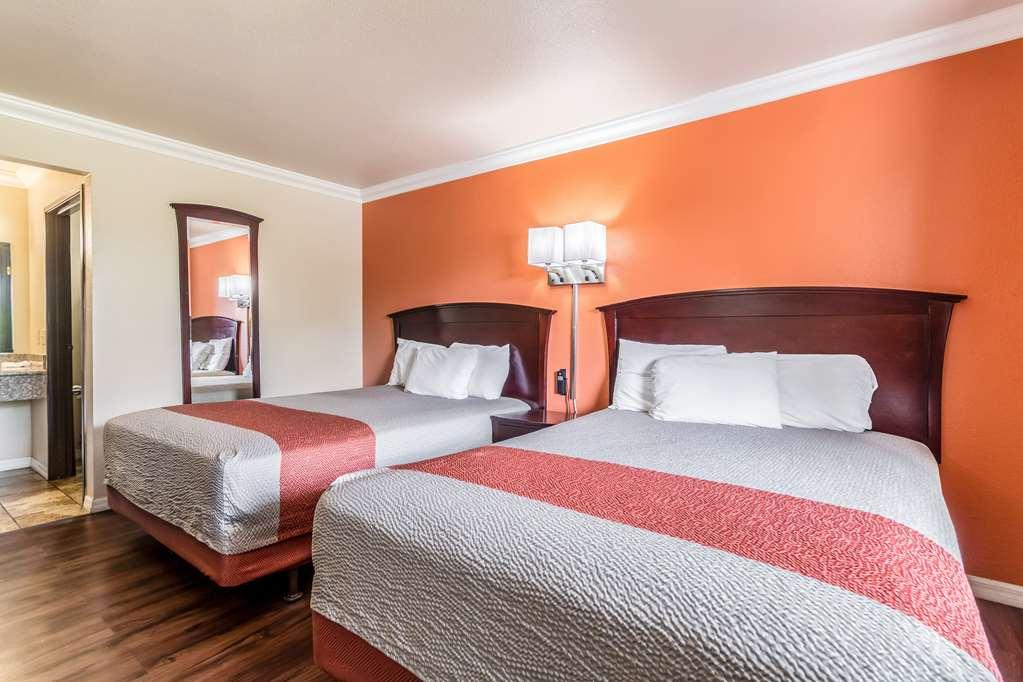 6-fresno, Ca - Belmont Ave Hotel