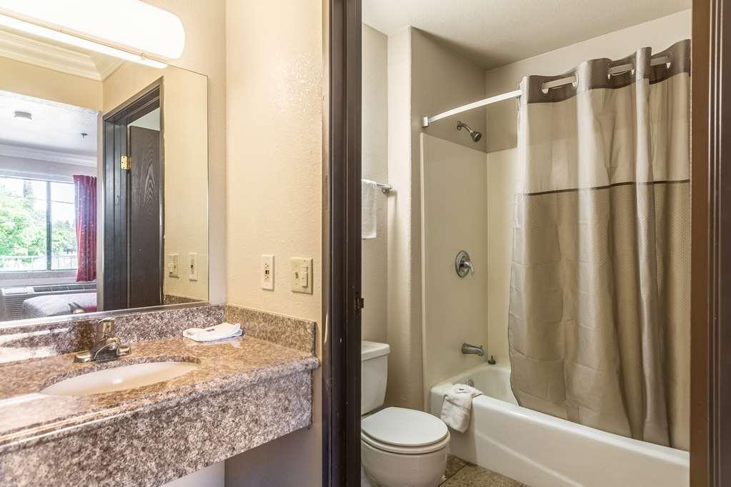 6-fresno, Ca - Belmont Ave Hotel