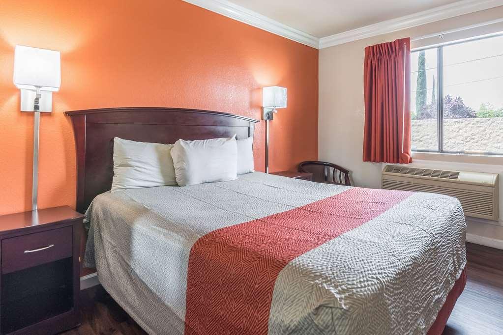 Hotel 6-fresno, Ca - Belmont Ave Fresno
