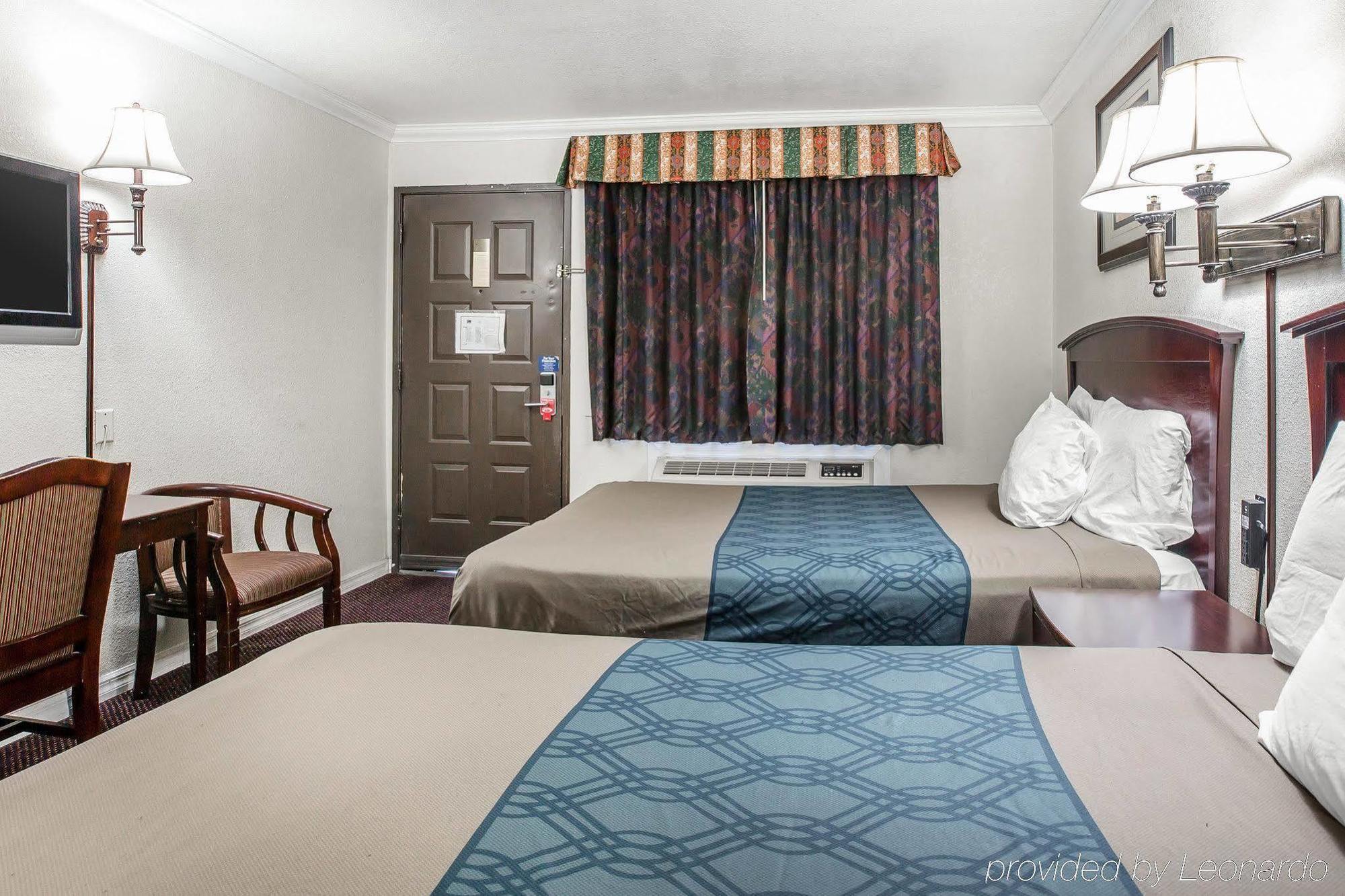 6-fresno, Ca - Belmont Ave Hotel Fresno