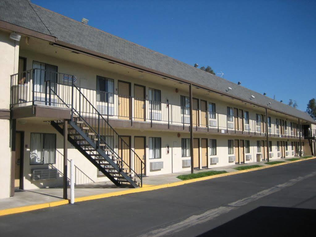 6-fresno, Ca - Belmont Ave Hotel Fresno